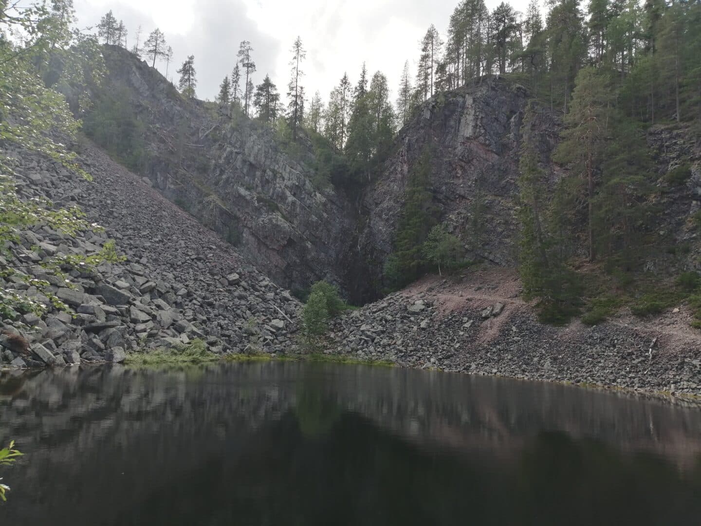 Pyhänkasteen putous